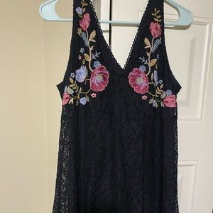 Floral accent lace dress